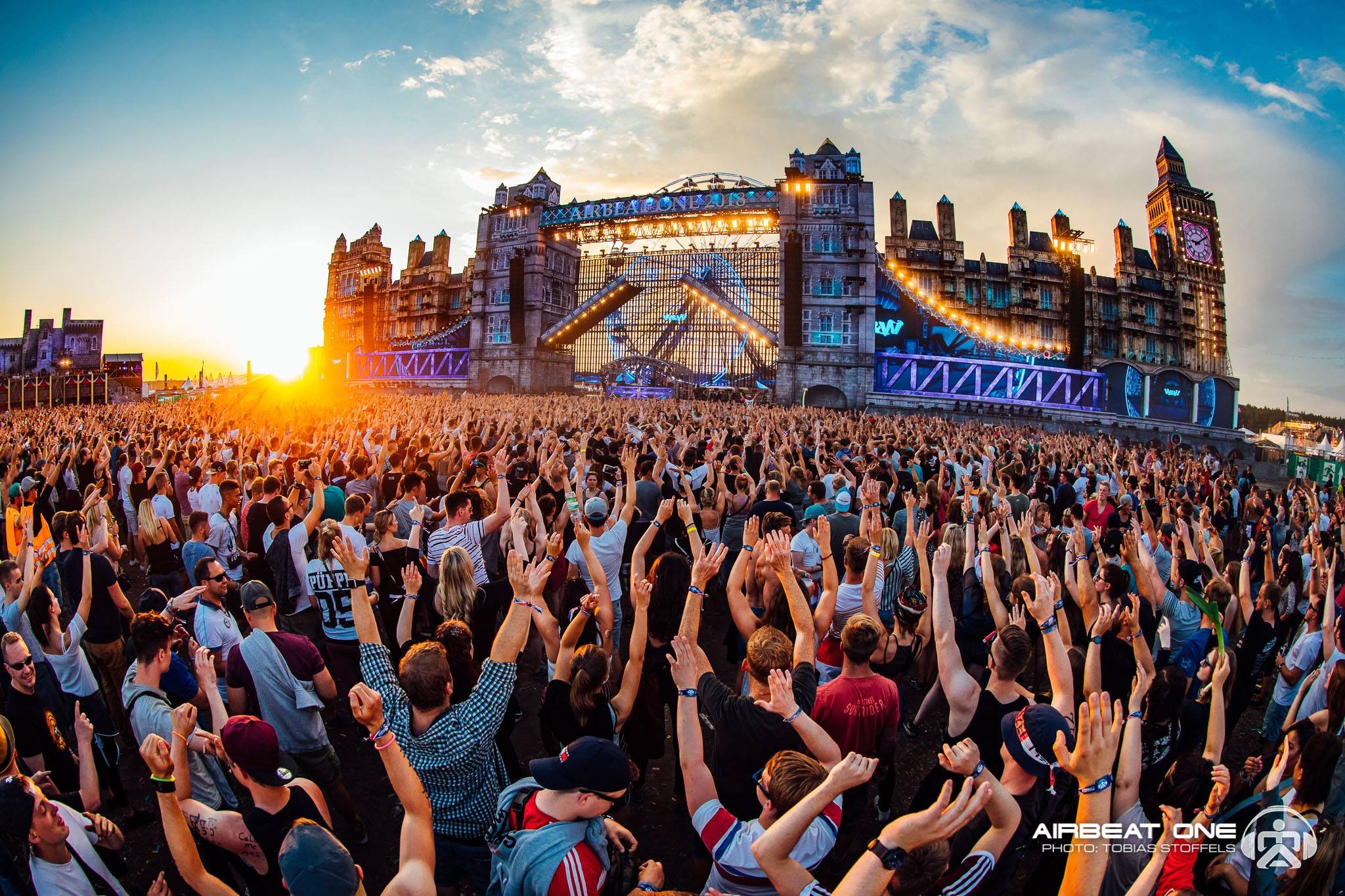 Mainstage Airbeat-One 2018 beim Sonnenuntergang