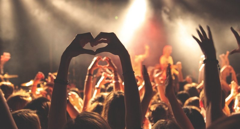 Wie finde ich Elektro Festivals in meiner Region so geht s